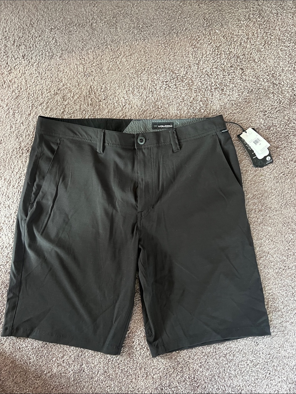Volcom Men's Black Flat Front Casual Shorts NWT
